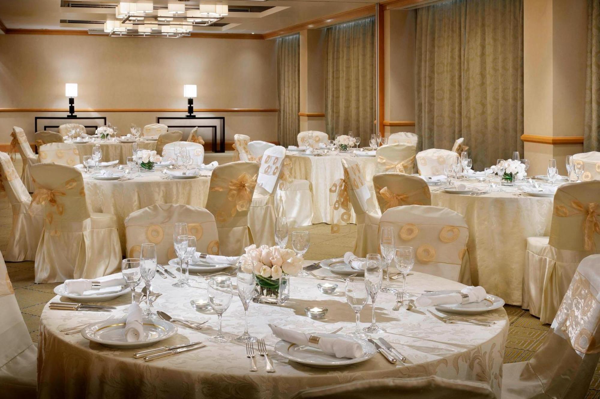 Courtyard By Marriott Kuwait City Екстер'єр фото