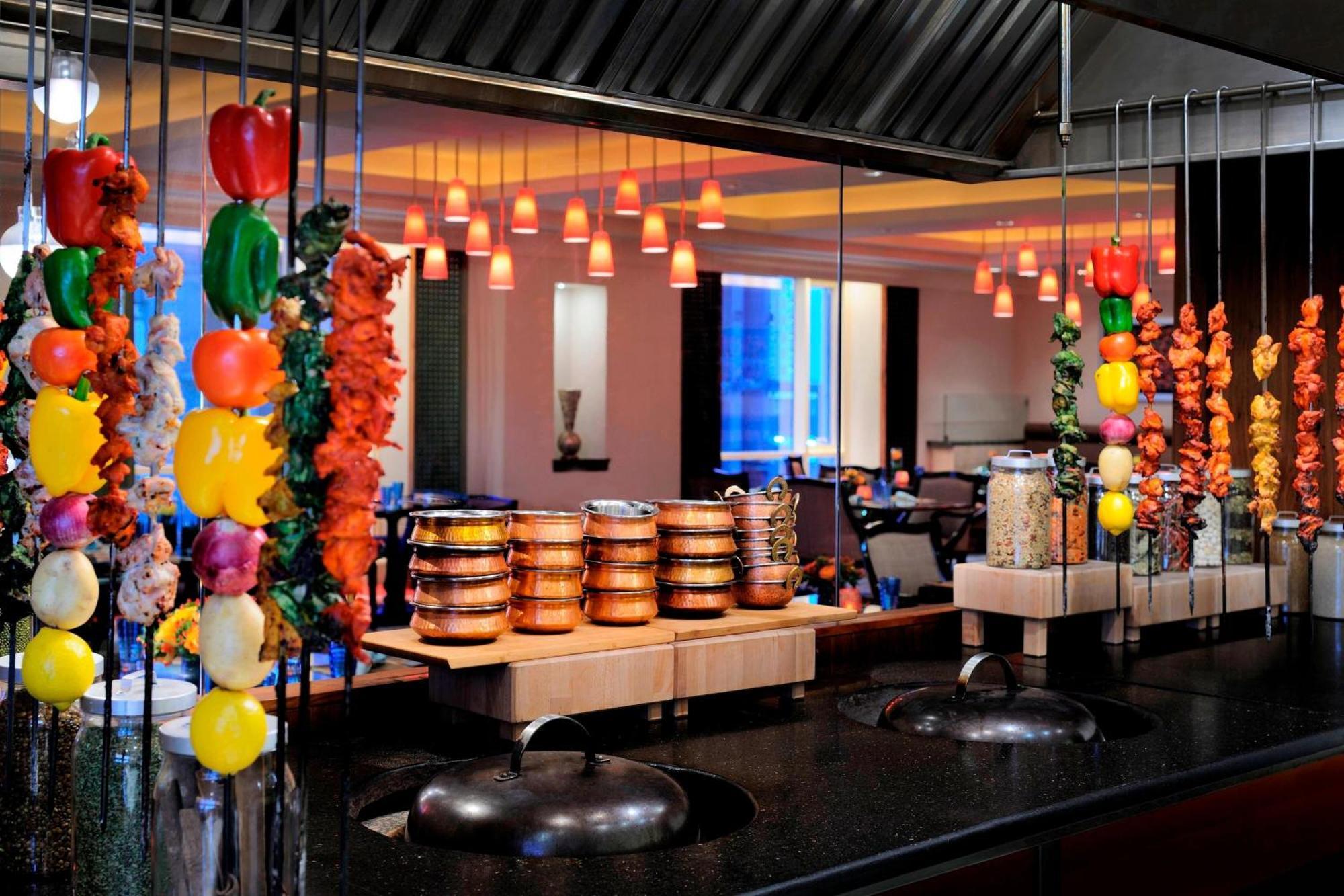 Courtyard By Marriott Kuwait City Екстер'єр фото