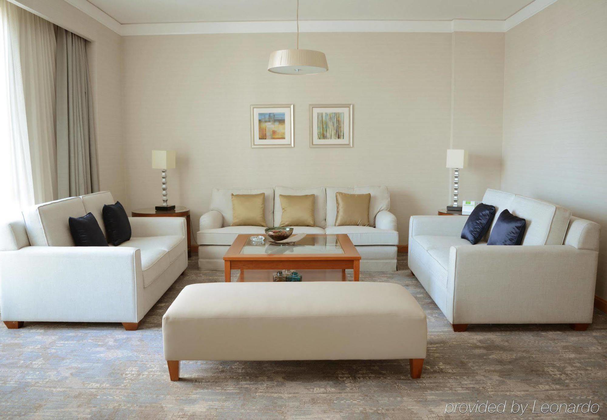 Courtyard By Marriott Kuwait City Екстер'єр фото