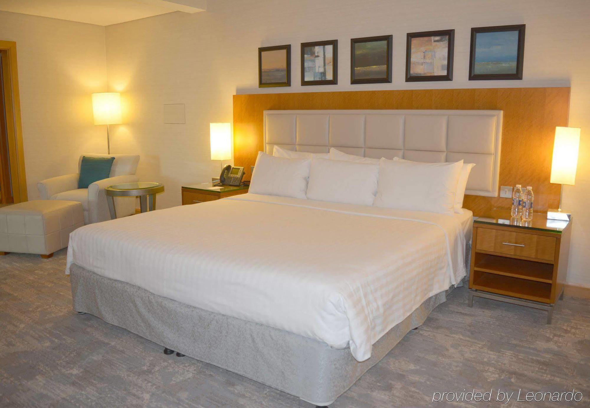 Courtyard By Marriott Kuwait City Екстер'єр фото