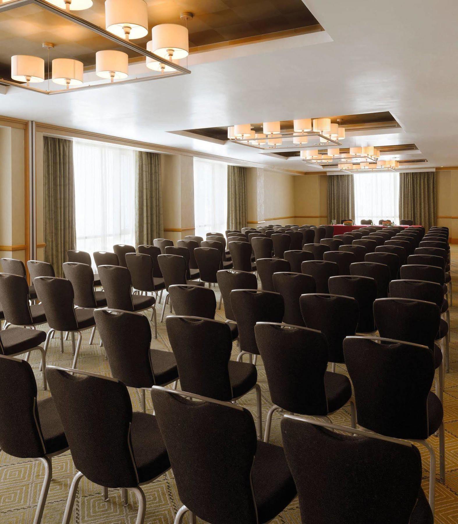 Courtyard By Marriott Kuwait City Екстер'єр фото