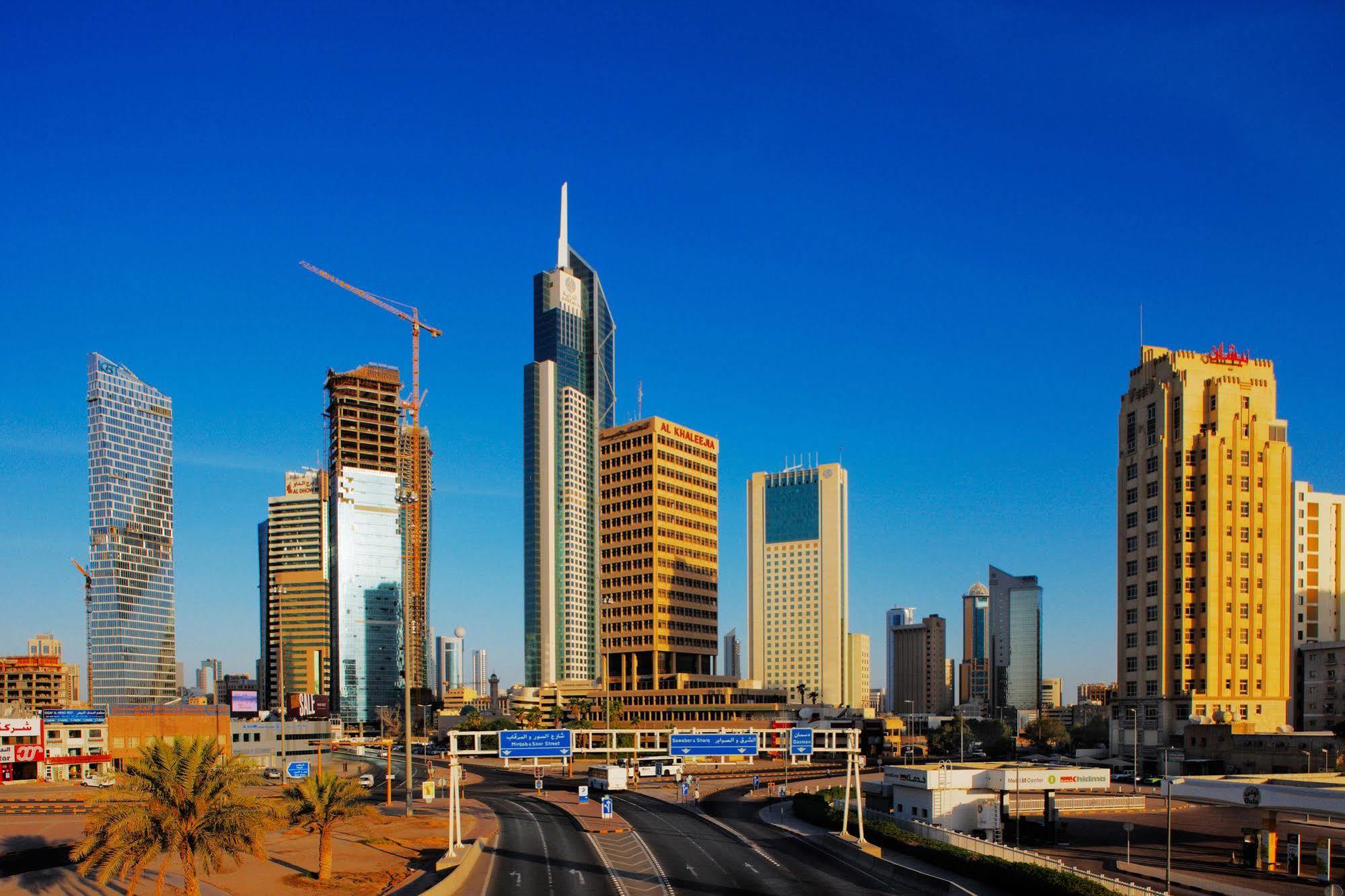 Courtyard By Marriott Kuwait City Екстер'єр фото