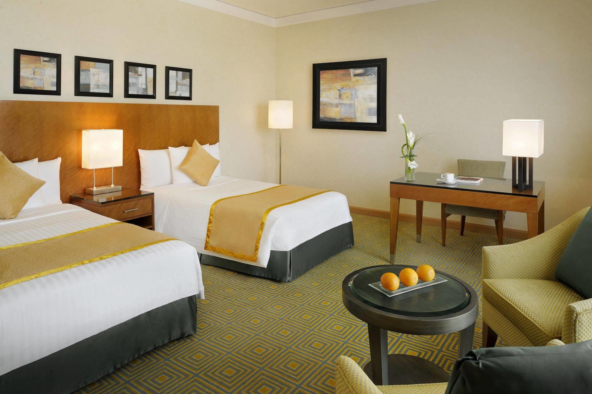 Courtyard By Marriott Kuwait City Екстер'єр фото